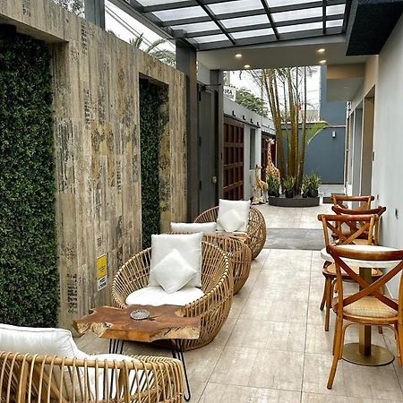 Serenzza Hotel Lima Exterior photo